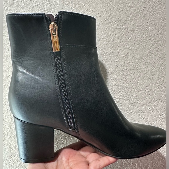 Tommy Hilfiger Black ankle pointed toe boots belted booties Size:8 - Picture 7 of 12
